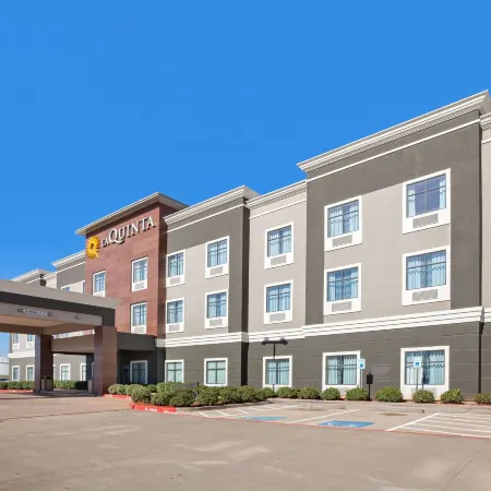 La Quinta Inn & Suites by Wyndham Pasadena North