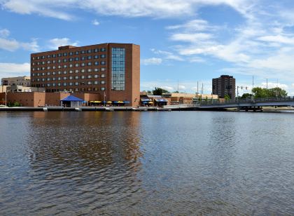 Oshkosh Marriott Waterfront Hotel & Convention Center