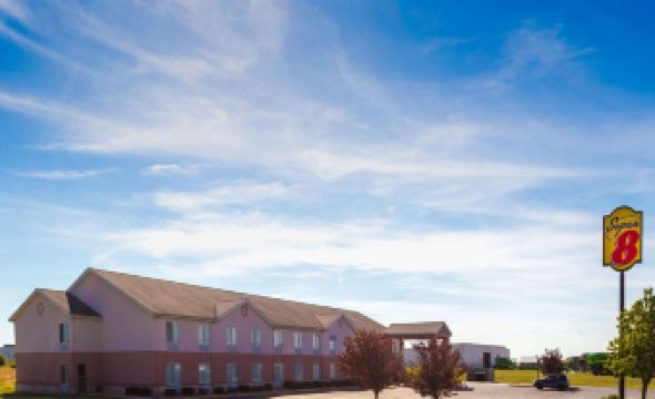 Super 8 by Wyndham Frankfort IN