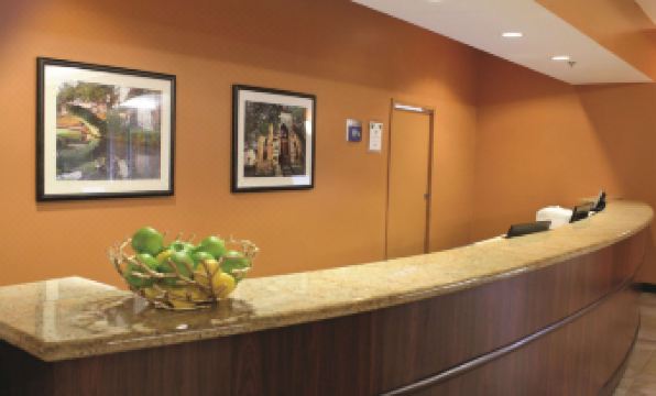 La Quinta Inn & Suites by Wyndham San Antonio Medical Ctr NW