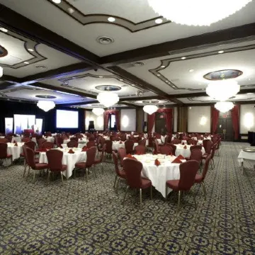 Chateau Lacombe Hotel