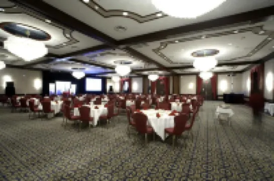 Chateau Lacombe Hotel