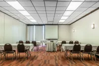Quality Inn Hotels in Gallipolis Township