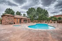 Kanab Condo w/ Pool & Patio, 30 Mi to Zion NP - Kitchens