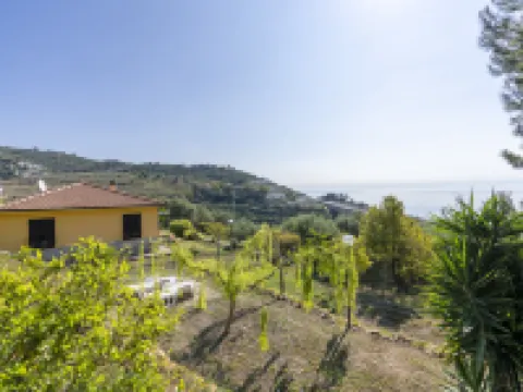 Nicolò Hotels in Civezza