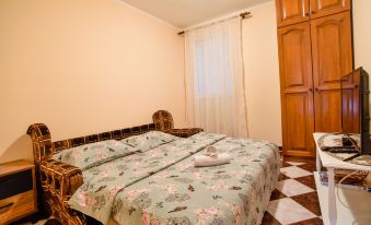 Flat 3 Min to Beach w Terrace in Budva Old Town