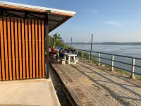 Amy's Mekong Resort Hotels near Wat Don Khaolam