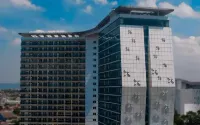 Best Western Premier la Grande Hotel Hotel dekat Summit Factory Outlet