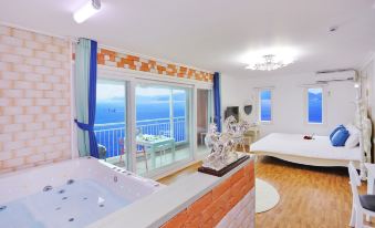 Namhae Montmartre Pension