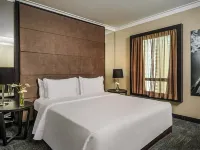 Novotel São Paulo Jardins Hotels near Liberdade street market
