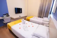 Sri Manja Boutique Hotel Hotels near Sultan Haji Ahmad Shah Airport