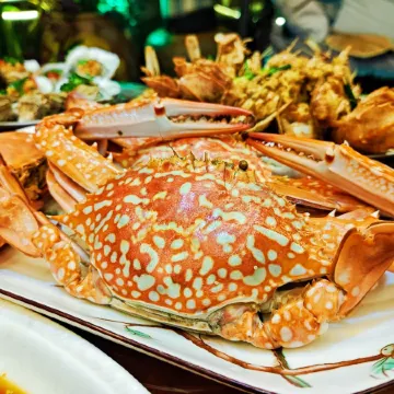 Beihai Bucket Yujiao Homestay (Weizhou Island West Point Wharf Branch) Отели рядом с достопримечательностью «Moon Square»