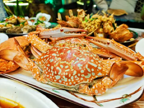 Beihai Bucket Yujiao Homestay (Weizhou Island West Point Wharf Branch) Отели рядом с достопримечательностью «Great Palace»