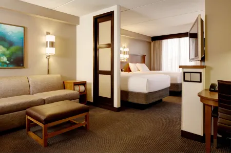 Hyatt Place Charlotte Airport/Lake Pointe