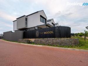 The Woods Luxury Homes - Elaleni Estate