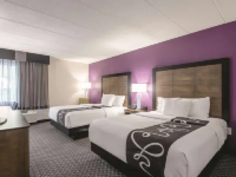 La Quinta Inn & Suites by Wyndham Portland Hotels near Arts District