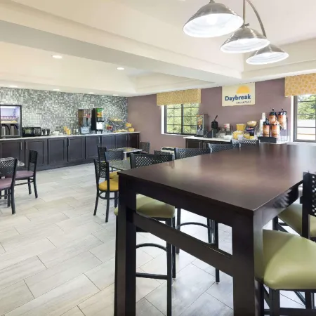 Days Inn & Suites by Wyndham Union City