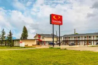 Econo Lodge Inn & Suites Hotels in Pincher Creek