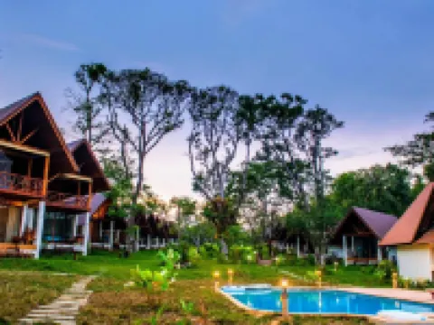 พยามาศ โรงแรมในเกาะพยาม