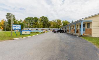 Parkside Motel by OYO Meadville Conneaut Lake