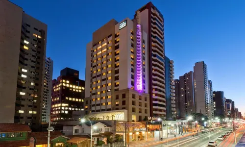 Qoya Hotel Curitiba, Curio Collection by Hilton