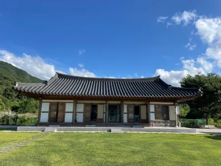 Wanju Sirangol Hanok B&B (Siboheon)