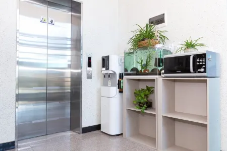 Samcheok Nomad Pension Отели рядом с достопримечательностью «Jangho Port»