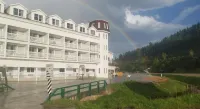 Roosevelt Inn Mount Rushmore