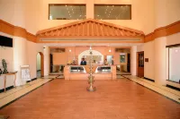 Dfront Golden Palace - Parkplatz
