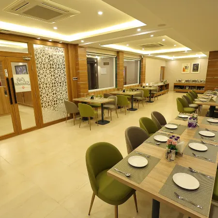 Hotel Sharda Residency
