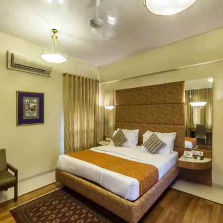 Astoria Hotel Отели рядом с достопримечательностью «Набережная Марин-драйв»