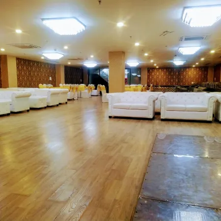 Hotel Aarkay Palace