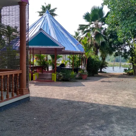 Kayaloram Resort