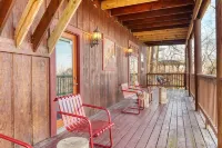 Pine Needle by AvantStay Log Cabin w Gorgeous Views Hot Tub Patio Pool Table Hotels near Great Smoky Mountains National Park