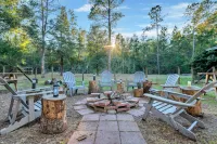 Bnb Hyperion | 4B2B Home w Firepit, Hot Tub & Pond Hôtels à : Eustis