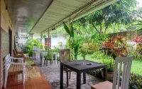 RedDoorz Syariah @ Colomadu 2 Hotels in Ngemplak