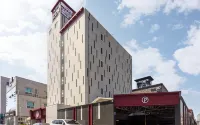 Gunsan Hotel Icon Hotels near Gyeongamdong Railroad Town
