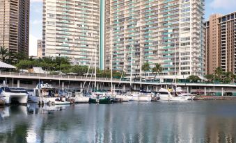 Waikiki Marina Resort at the Ilikai