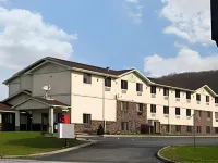Super 8 by Wyndham Bedford Hotels in Bedford Township