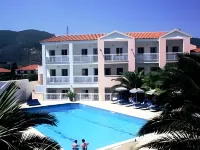 Dolphin Hotel - Beach