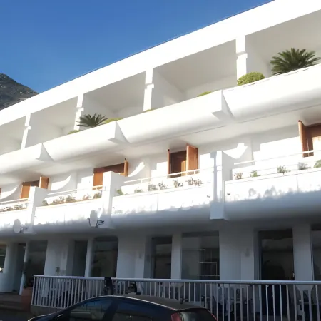 Hotel le Fioriere Отели рядом с достопримечательностью «Пляж Атрани»