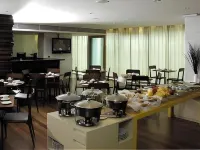 Golden Tulip Macae - Frühstück