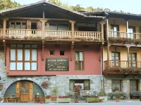Posada Peñas Arriba Hotels in Lon