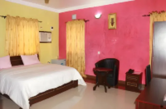 Cute Villa Hotel and Suites