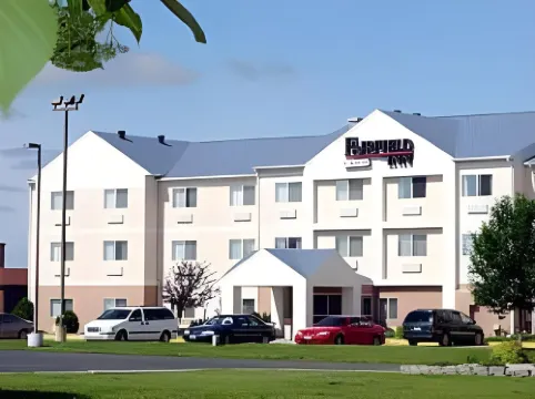 แฟร์ฟิลด์ อินน์แอนด์สวีทส์ ฟาร์โก