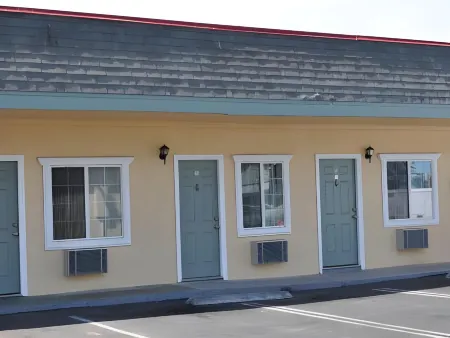 The Palace Inn Отели рядом с достопримечательностью «Port Hueneme Historical Society Museum»