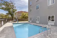 Sleep Inn & Suites Fort Walton Beach - Destin West - parking
