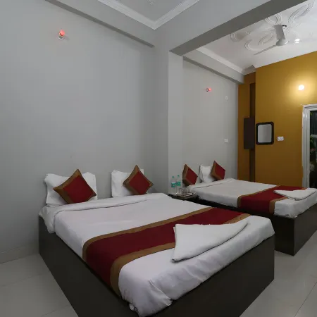 Divisha's Hotel Friends Inn