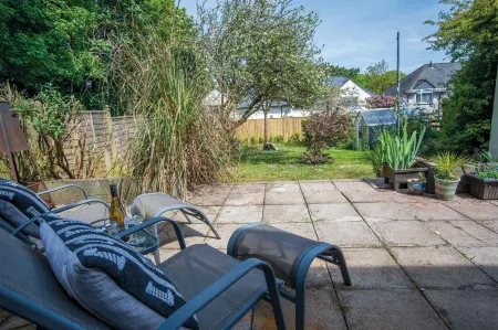 Sunderland Avenue - 2 Bedroom - Pembroke Dock Отели в г. Пемброк-док