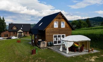 Rustic Chalet in Posada Gorna with Fireplace